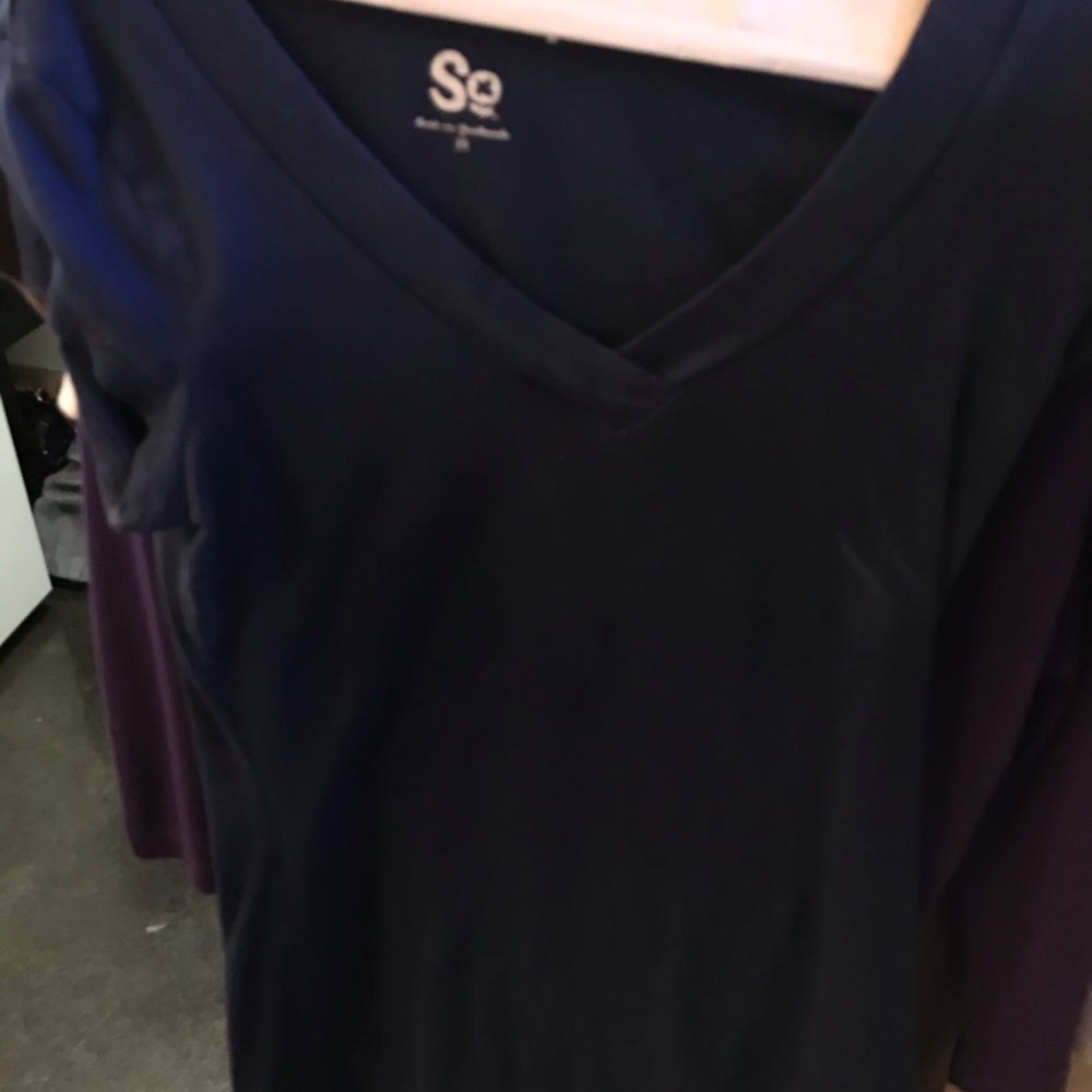 Tops - Picture 7 of 8